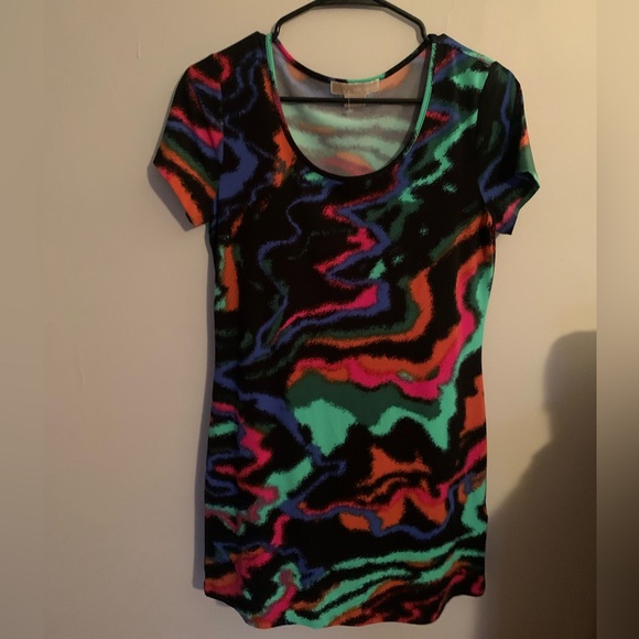 ⭐️ Michael Michael Kors NWOT Size Small Abstract short sleeve long tunic - Picture 2 of 3